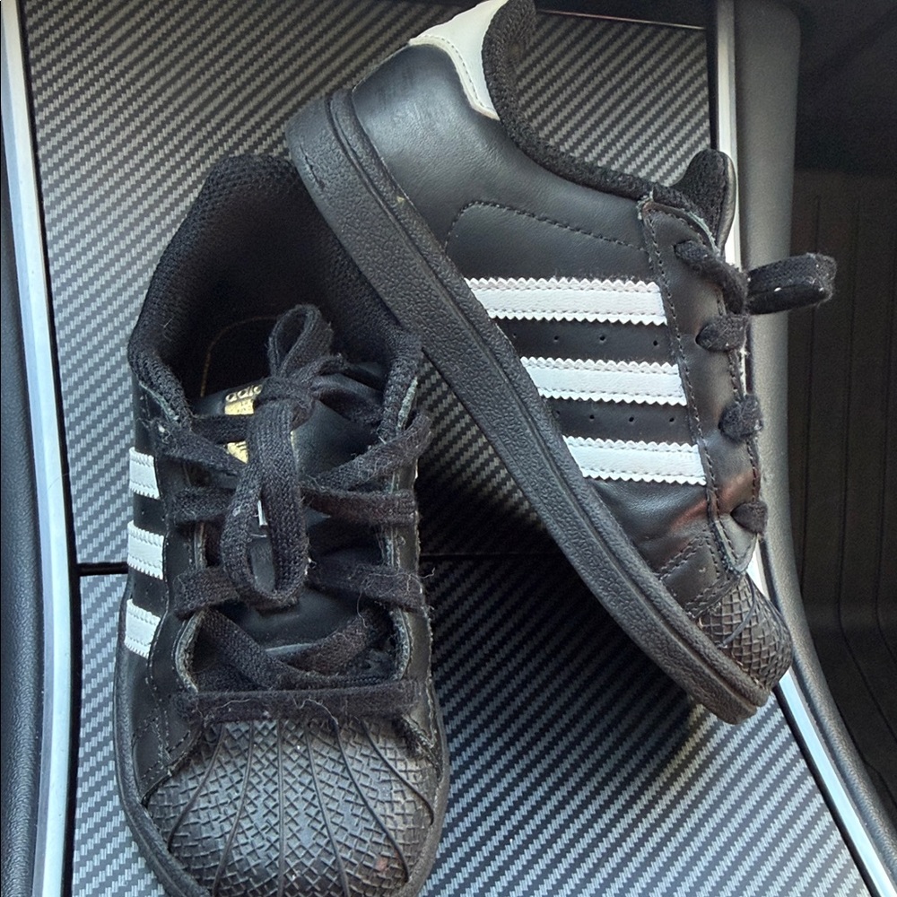 Adidas Kids Black and White Striped Sneakers superstar sz 10k